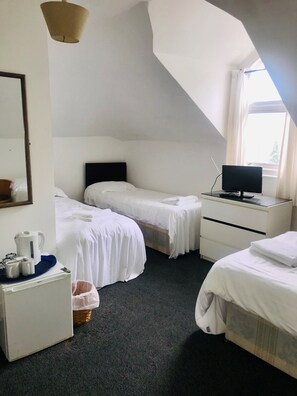 Habitación triple básica | Wifi gratis 