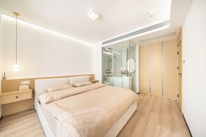 Deluxe Apartment, 3 Bedrooms, Non Smoking, City View | Bathroom