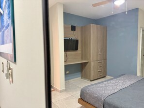 1 bedroom, desk, iron/ironing board, WiFi
