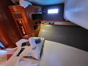 3 chambres, fer et planche à repasser, Wi-Fi, draps fournis