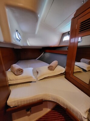 3 chambres, fer et planche à repasser, Wi-Fi, draps fournis