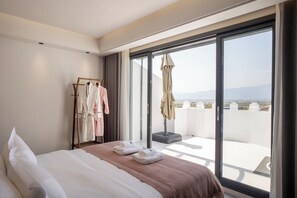 Luxury Suite, Multiple Beds | Memory foam beds, free WiFi - The Resort Inn (Ningde)