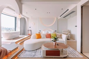 ห้องซูพีเรียสวีท | เครื่องนอนระดับพรีเมียม, ผ้านวมขนเป็ด, เตียงเมมโมรีโฟม, Wi-Fi ฟรี