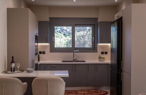 Microwave, dishwasher