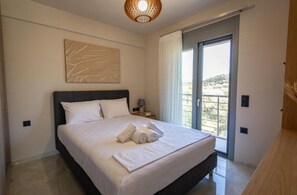 3 dormitoris, planxa i posts de planxar, wifi i roba de llit