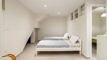 Apartment | 1 bedroom, desk, Internet