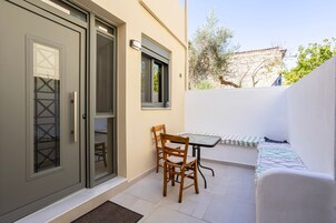 Apartment | 1 bedroom, desk, Internet