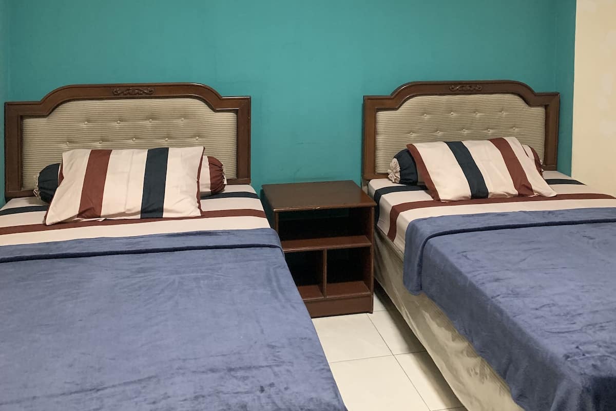 1 bedroom, desk, free WiFi, bed sheets