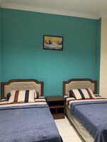 Deluxe Twin Room | Desk, free WiFi, bed sheets