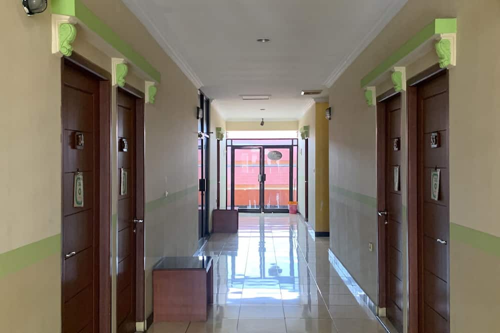 Hotel O Depok near Bhayangkara BRIMOB Hospital Formerly Hotel Mutiara Kelapa Dua Depok