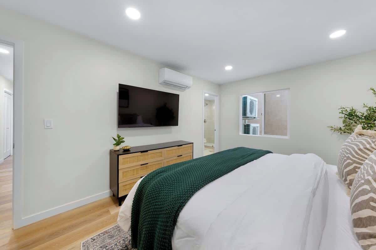 2 habitaciones, tabla de planchar con plancha, wifi y ropa de cama 