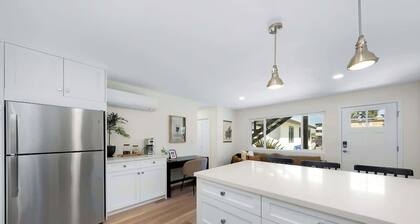 Trendy Mission Hills Condo: 2 Bedrooms w/ Parking