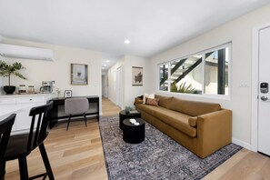 TV - Trendy Mission Hills Condo: 2 Bedrooms w/ Parking (San Diego)
