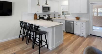 Trendy Mission Hills Condo: 2 Bedrooms w/ Parking