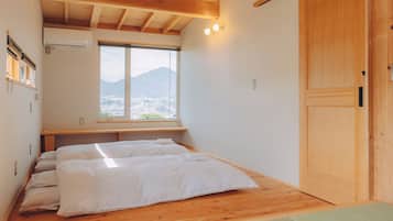羽绒被、熨斗/熨衣板、免费 WiFi、床单