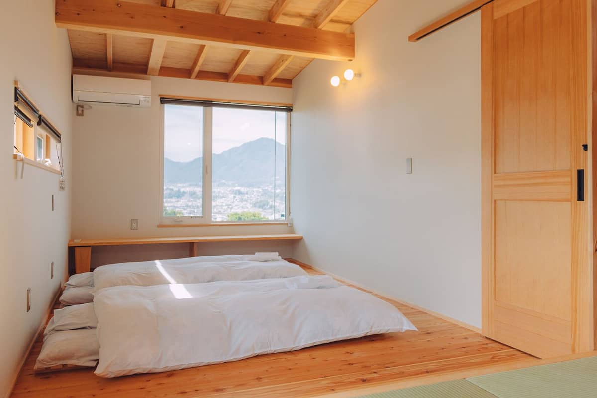 Down comforters, iron/ironing board, free WiFi, bed sheets