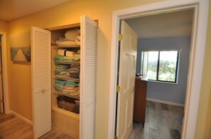 3 bedrooms, Internet