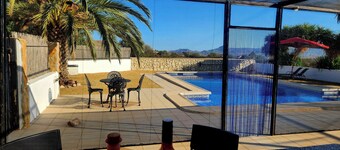 Casita-2guests-pool-patio-bbq-parking-fireplace
