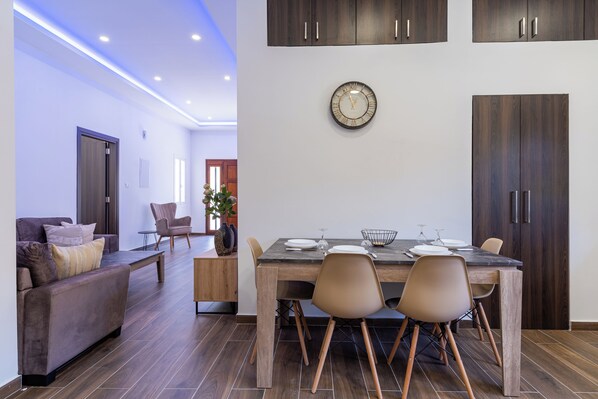 Basic Apartment, 2 Bedrooms, Balcony, City View | Dining room