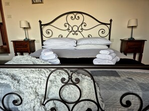 Wifi gratis y ropa de cama 