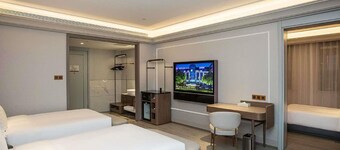 Mercure Changchun Ziyou Road Dahua
