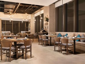 Restaurant - Mercure Dubai Gold District (Dubai)
