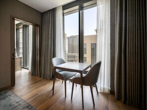 Executive Suite, 1 Queen Bed