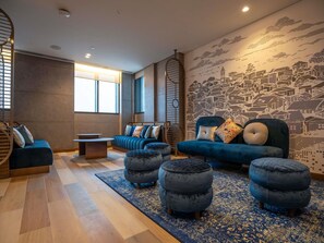 Bar (trong khuôn viên)