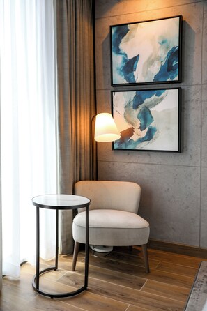 Minibar, in-room safe, desk, laptop workspace