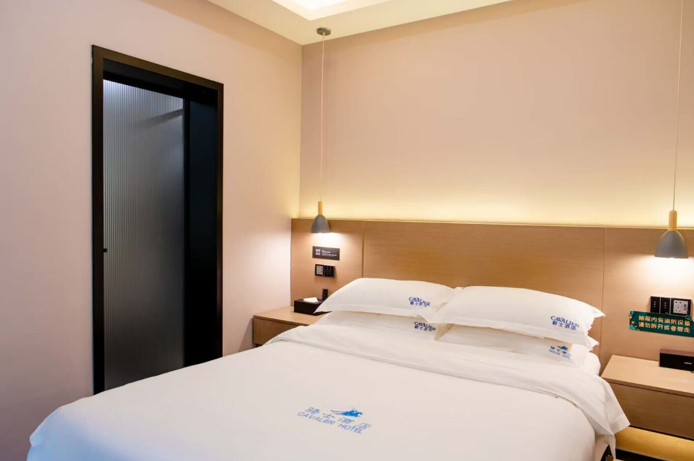 Phòng đôi phong cách cổ điển, 1 giường đôi, tầng trệt | Trang trí khác biệt, trang bị nội thất với thiết kế riêng biệt 