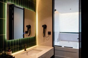 Elite Studio Suite | Bilik Mandi | Selipar 