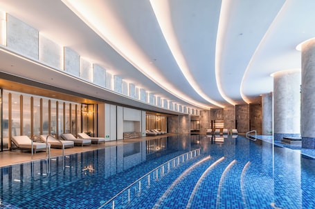 Indoor pool. Tianfu Joyhub Air Hotel