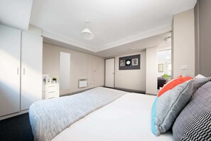 Blendingsgardiner og wi-fi (inkludert)