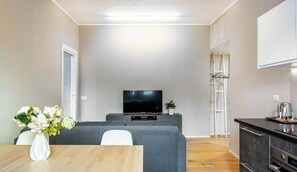 Family Apartment, City View | Living area - Charming flat with desk (Milan)