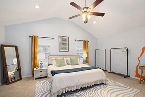 4 bedrooms, desk, iron/ironing board, free WiFi