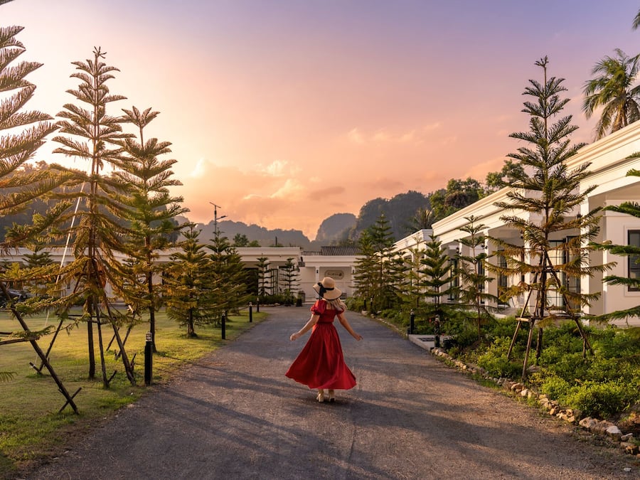 2 Bedroom Villa with Lake View | Living area