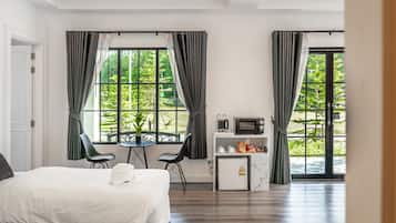 2 Bedroom Villa with Lake View | Garden view