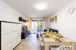 Dining - Family-only apartment in the heart of Salou (Salou)