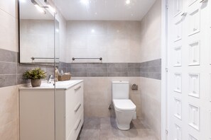 Douche, serviettes fournies