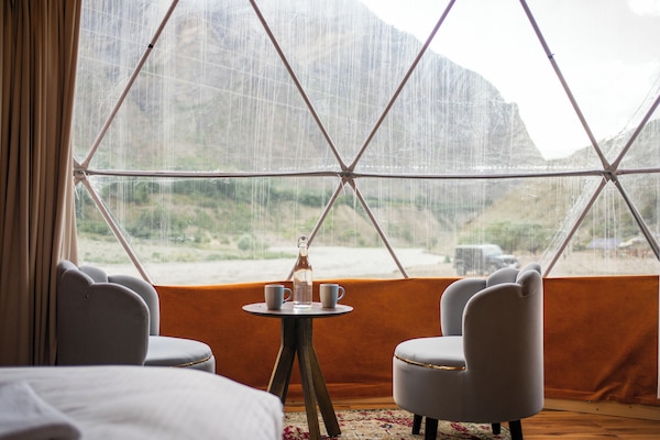 Nirvana Spheres Dome | In-room dining