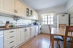 Micro-ondas, fogão, cooktop, lava-louças