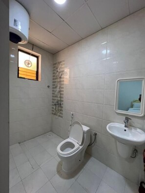 Shower, towels, soap, shampoo - RED3 NEW SALALAH (Salalah)