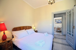 2 chambres, fer et planche à repasser, Wi-Fi gratuit, draps fournis