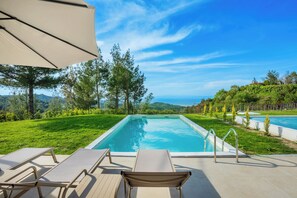 Private pool - Epta Villas Luxury Redefined (Kassandra)