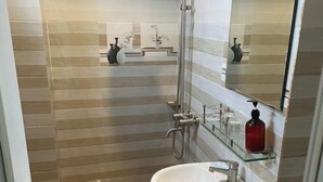 Uklassifisert bilde, 4 av 8, knapp