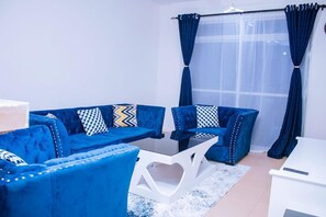 Comfort Apartment, City View | Living area