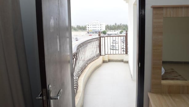 Basic Apartment | 2 bedrooms, iron/ironing board (on request), WiFi (free), bed sheets - Aknan 01 - Center Market (Salalah)