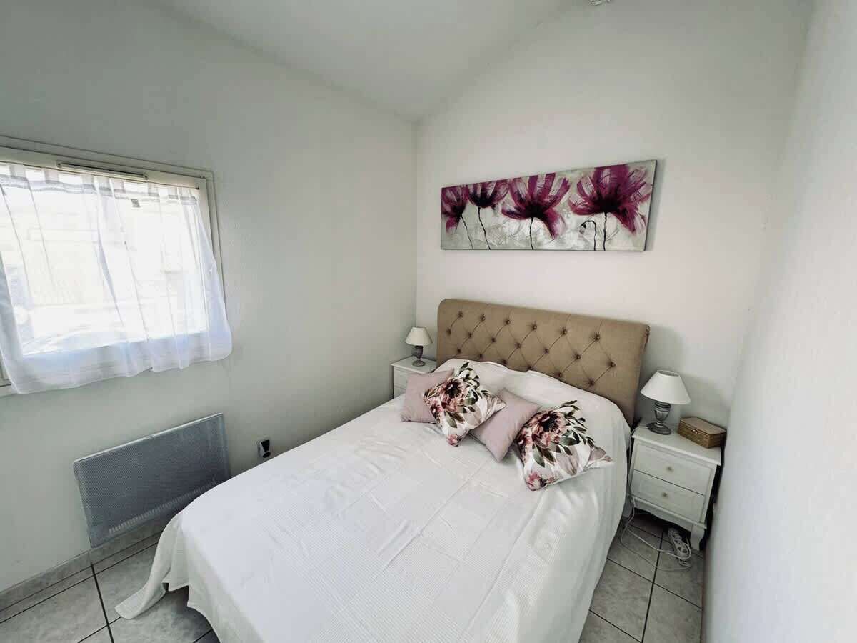 1 bedroom, iron/ironing board, travel cot, bed sheets