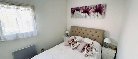 1 bedroom, iron/ironing board, travel cot, bed sheets