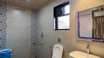 Shower, towels